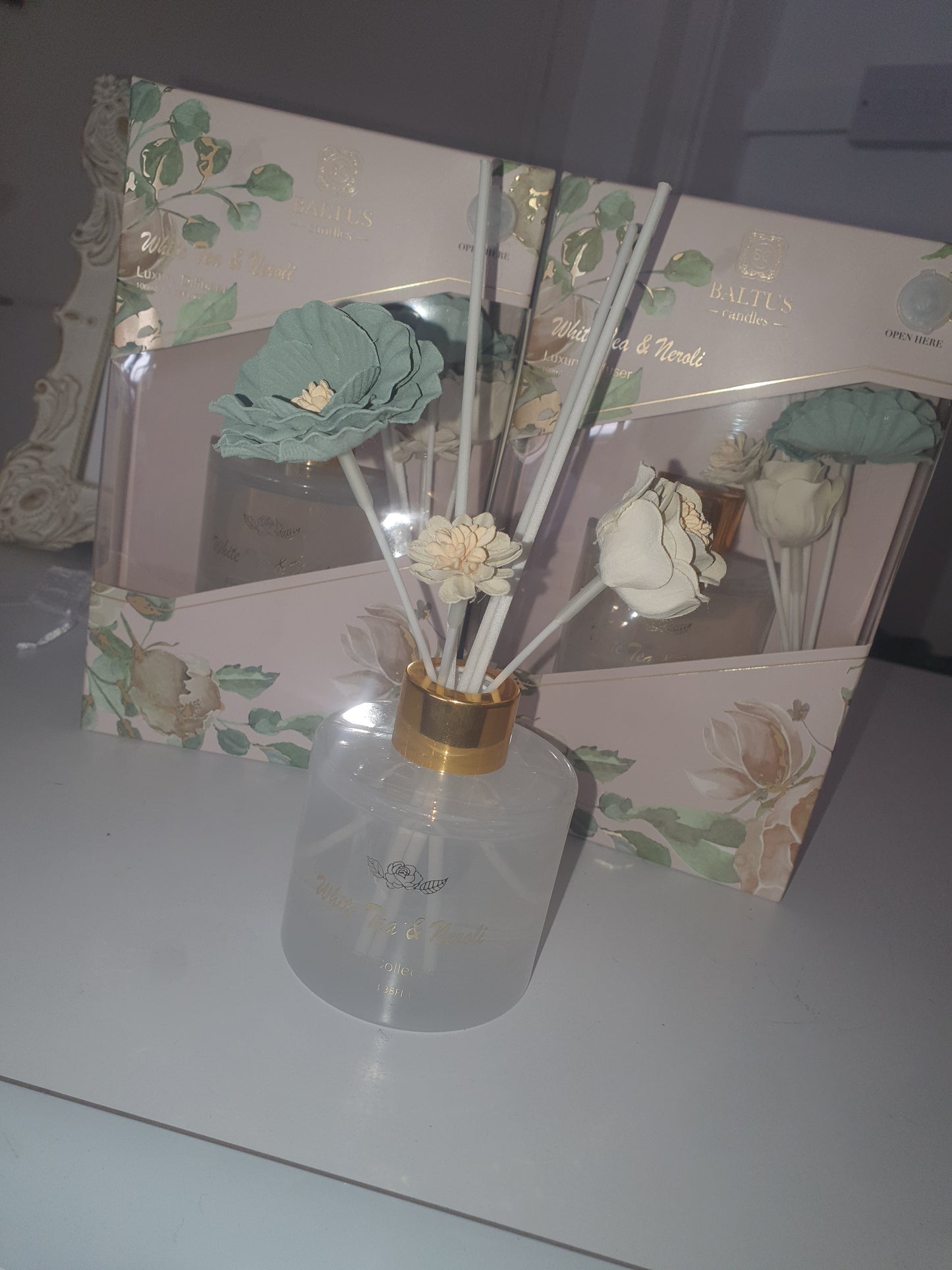 Flower diffuser